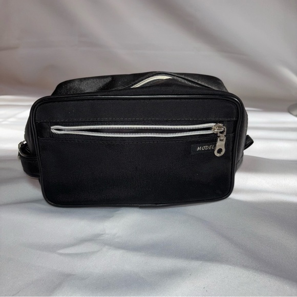 MODELLA Black Cosmetic Toiletry Travel Bag - Picture 1 of 15